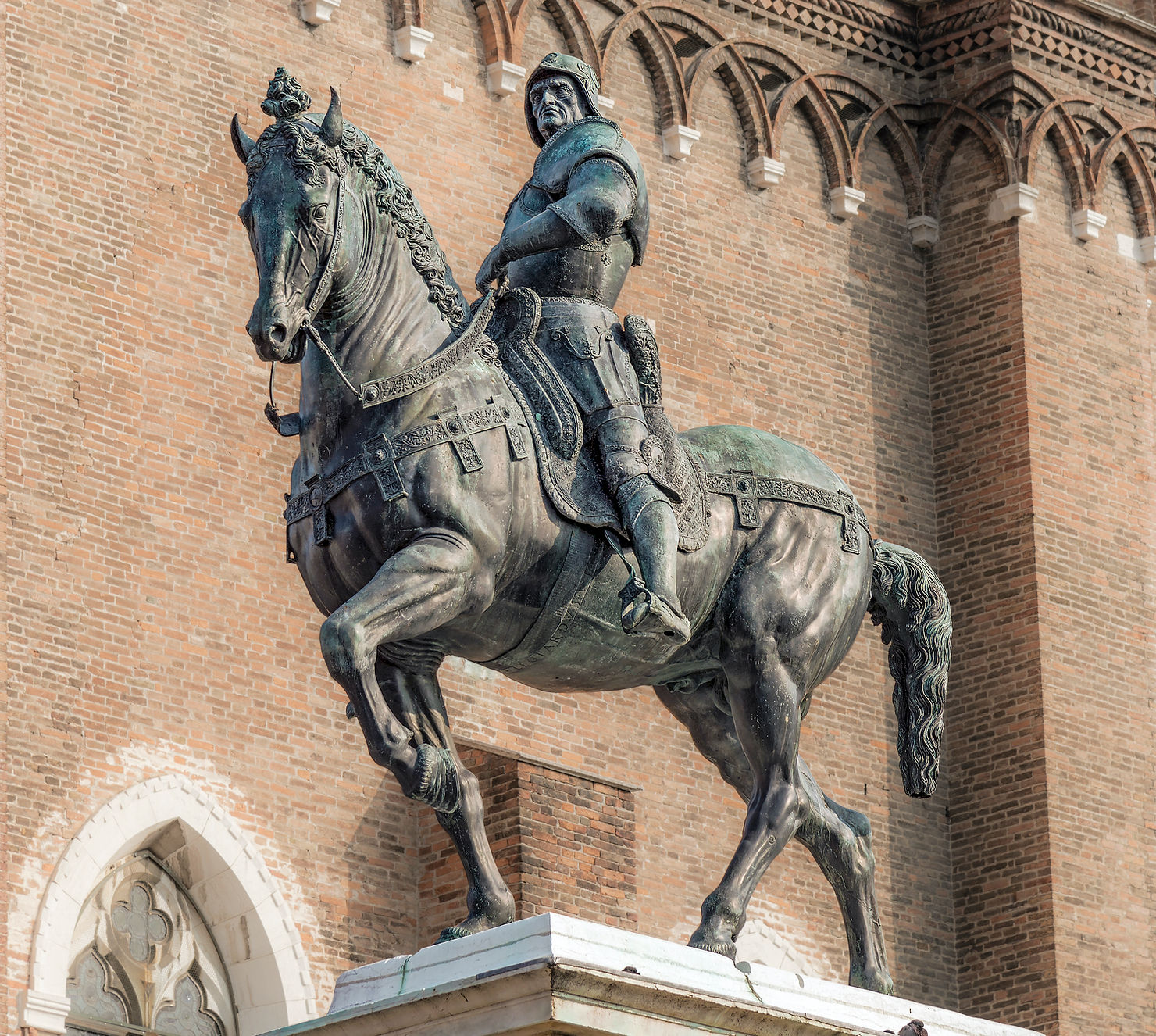 Il Monumento equestre a Bartolomeo Colleoni del Verrocchio nel Campo SS. Giovanni e Paolo di Venezia