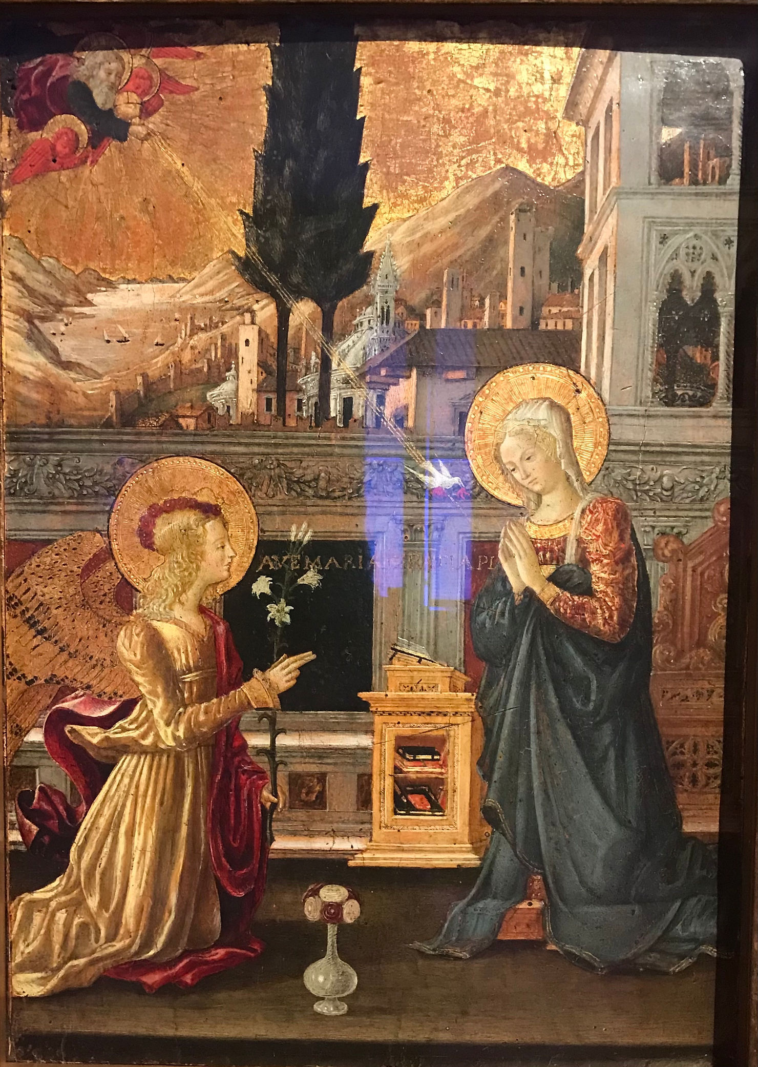 Benedetto Bonfigli "Annunciazione" 1455 ca. Tempera e oro su tavola, 51x36,5 cm. Museo Thyssen Bornemisza, Madrid.