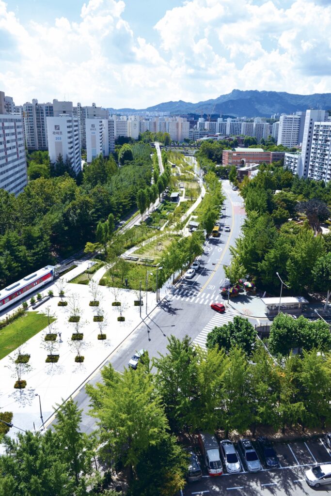 Gyeongchun Line Forest Trail, 2018. Cortesia di Parks & Recreation Bureau, Seoul Metropolitan Government.